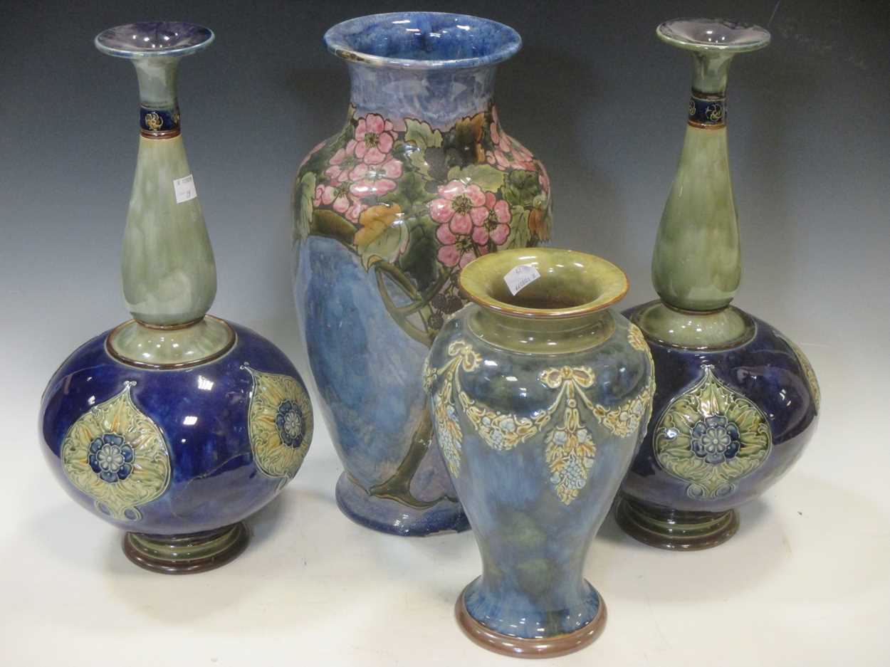 A collection of Royal Doulton ceramics including a pair of bottle neck vases (1 A/F), a large vase - Bild 9 aus 9