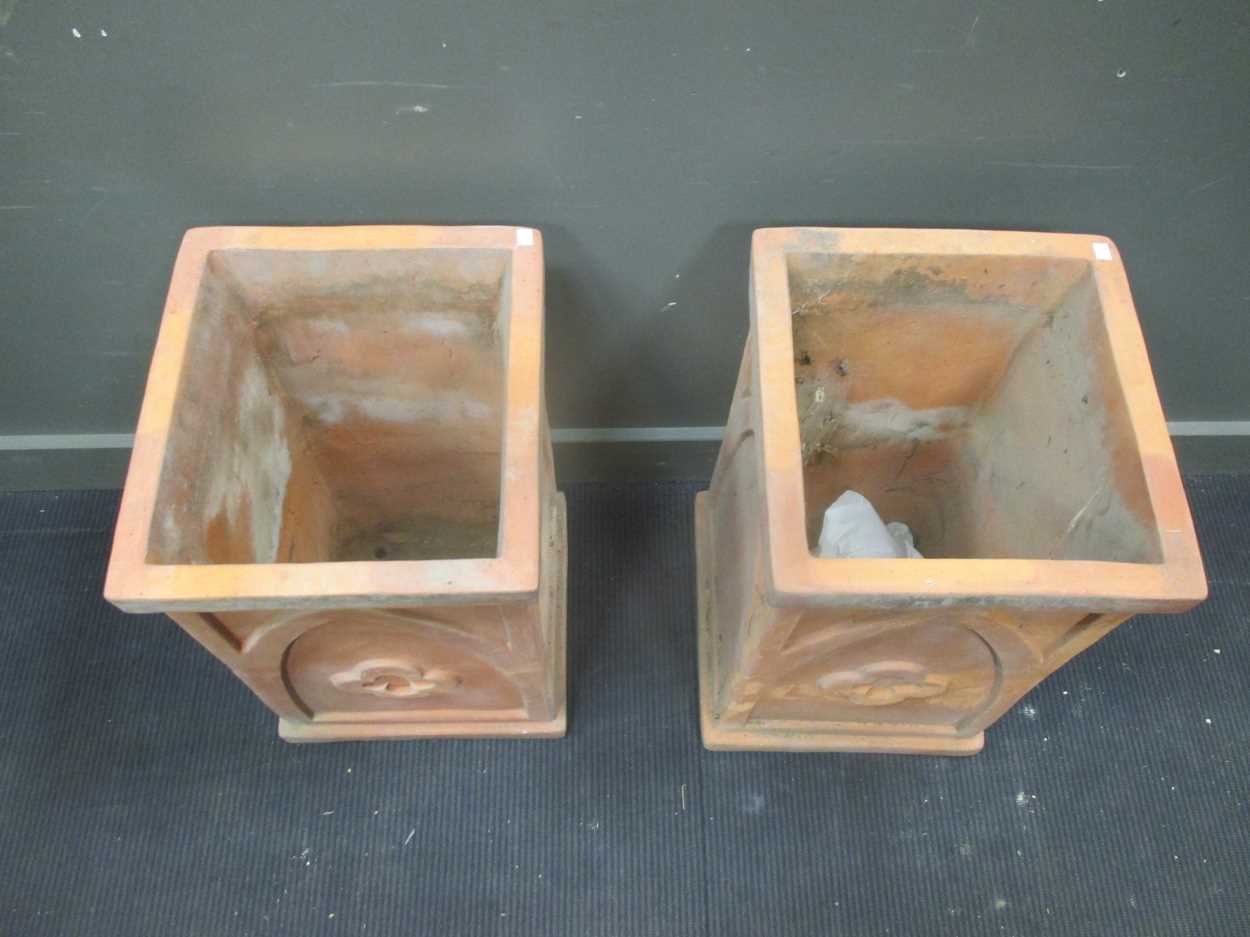 A near pair of terracotta planters decorated with gothic arches and quatrefoil 70.5 x 41 x 43cm - Image 5 of 5