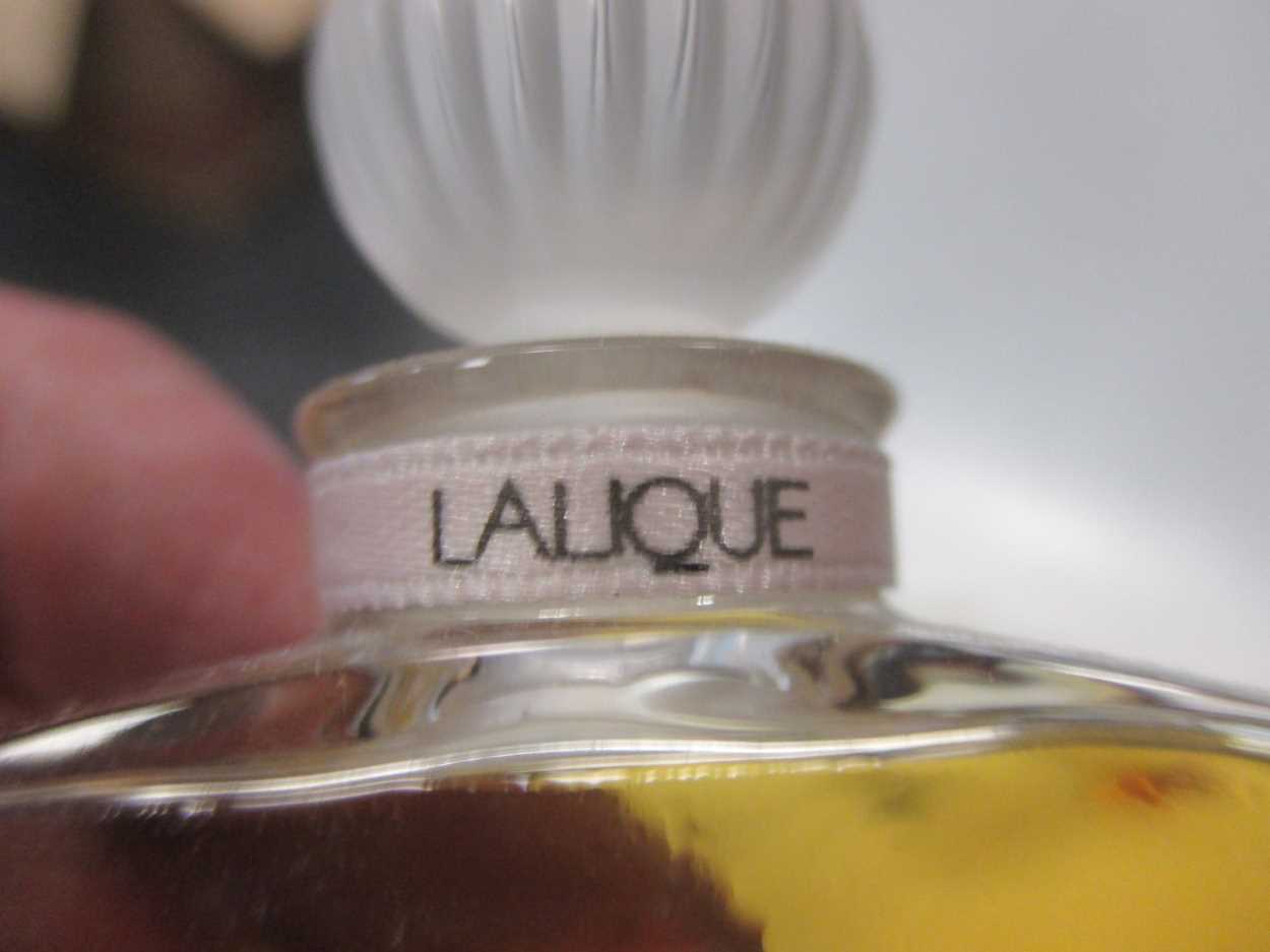 Twenty various 20th century Lalique perfume bottles - Bild 3 aus 7