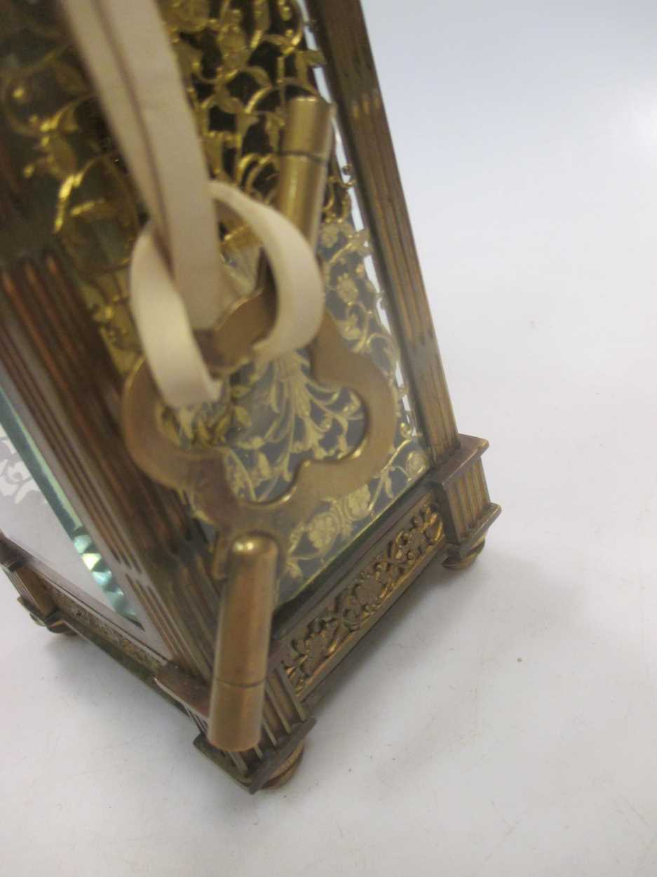 A Late Victorian carriage clock with a replacement escapement, a maker's name is not stated, 13. - Bild 2 aus 5