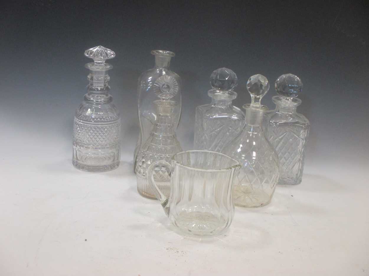 A quantity of various glassware to include wine rinsers, decanters, glasses etc (qty)Footnote: - Bild 7 aus 10