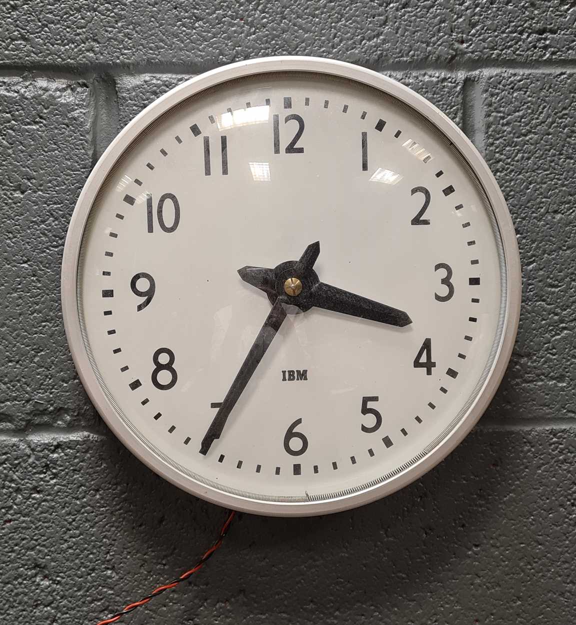 Four various electric wall clocks: including Sychronome slave with 19cm dial, mounted within - Image 5 of 6