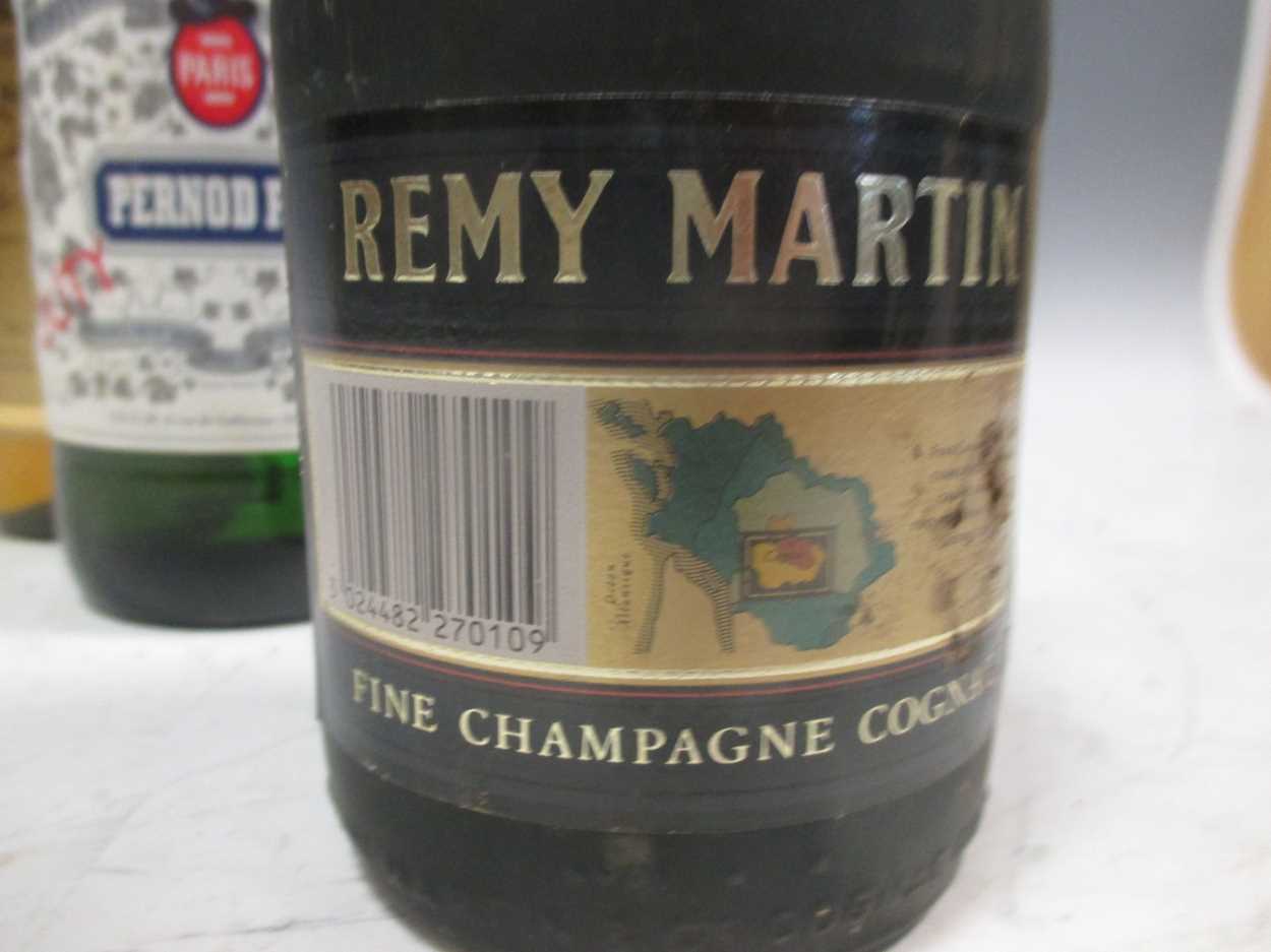 A quantity of port and spirits to include; Avery's late bottled vintage port 2000, Remy martin - Image 6 of 6