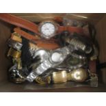 A collection of pocket watch cases, wristwatches, including battery type and others (quantity)