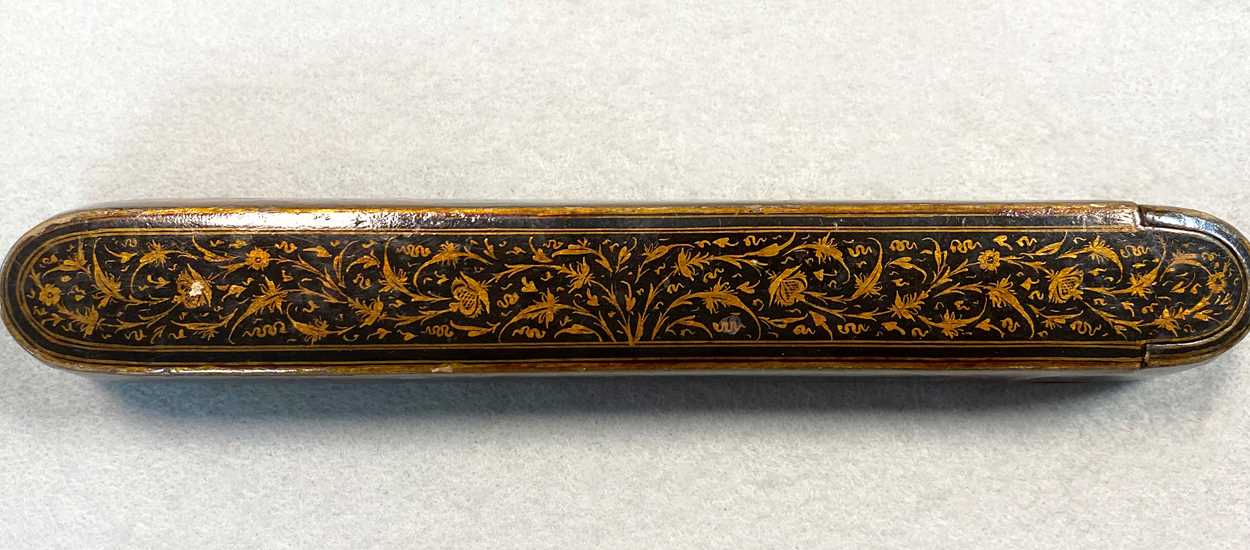 A Persian Qajar Qalamdan (pen box), - Bild 3 aus 10