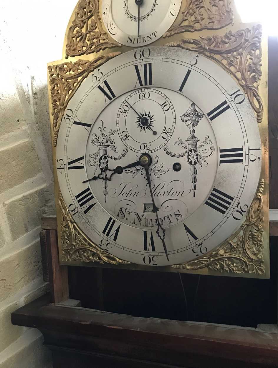 A George III mahogany longcase clock, circa 1800, - Bild 2 aus 3