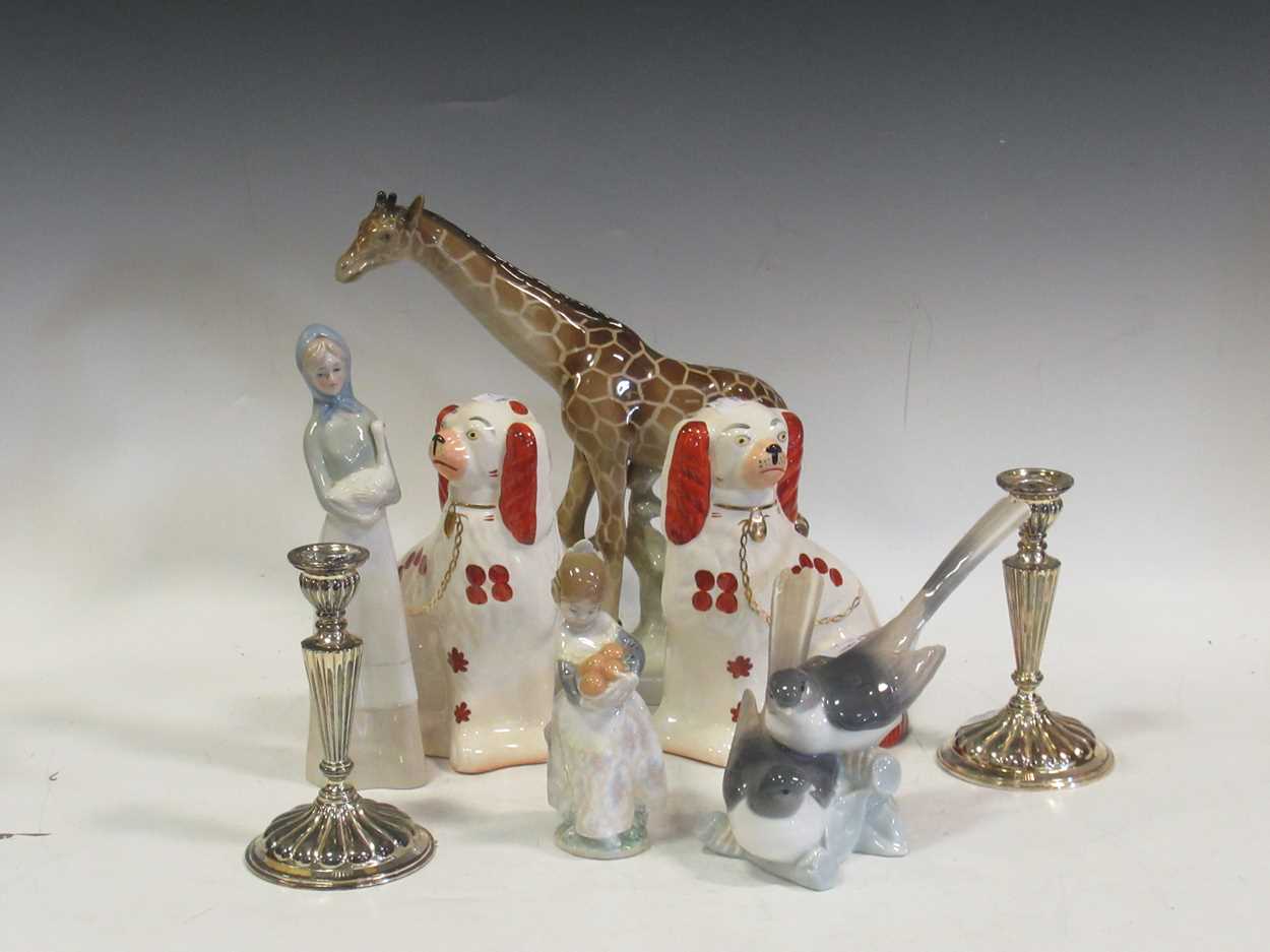 A set of four early 20th Century Dresden plates, a lemon tree ornanment, 2 lladrow figures, giraffe, - Bild 2 aus 13