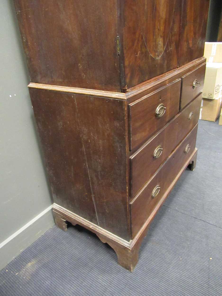 A 19th century mahogany linen press 212 x 116 x 55cm - Bild 4 aus 8