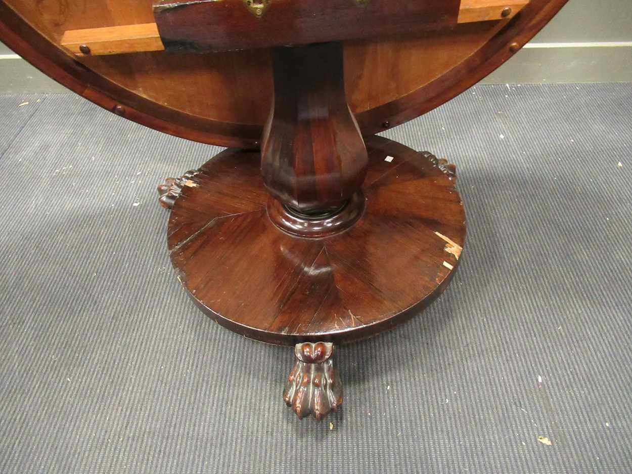 A William IV rose wood breakfast table on platform base with paw feet. 70 x 135cm - Bild 8 aus 14