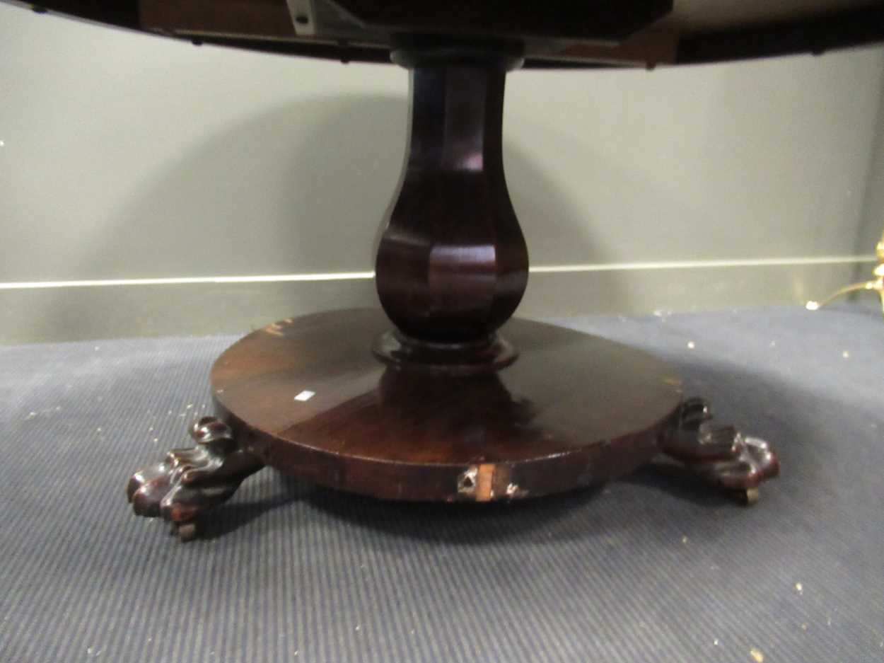 A William IV rose wood breakfast table on platform base with paw feet. 70 x 135cm - Bild 7 aus 14
