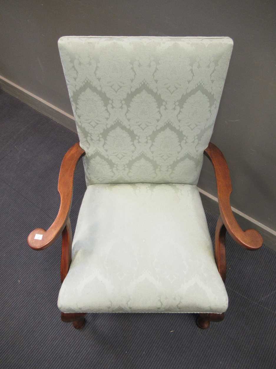 A George III style armchair, the scroll end flat arms over cabriole fore legs joined by an H - Bild 2 aus 3