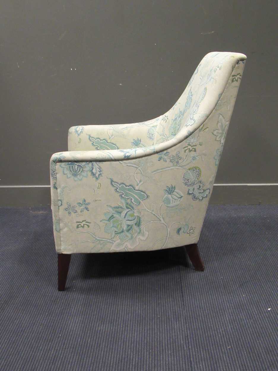 A Wesley-Barrell armchair on square tapered legs - Bild 4 aus 4