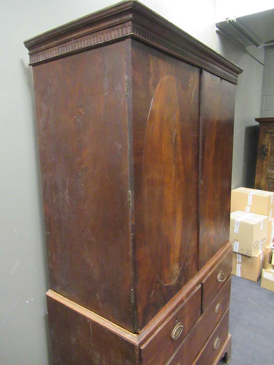 A 19th century mahogany linen press 212 x 116 x 55cm - Bild 3 aus 8