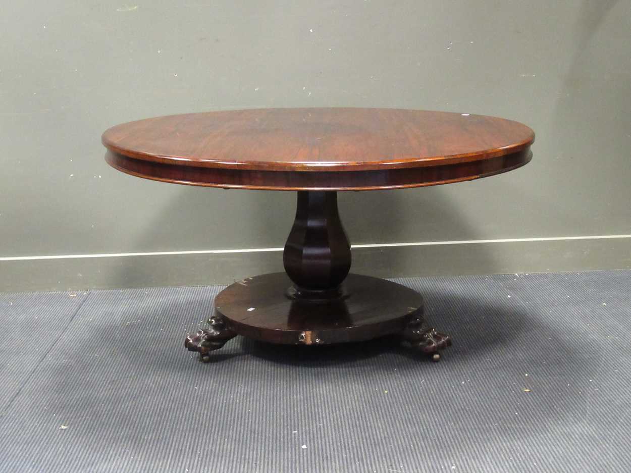 A William IV rose wood breakfast table on platform base with paw feet. 70 x 135cm - Bild 13 aus 14