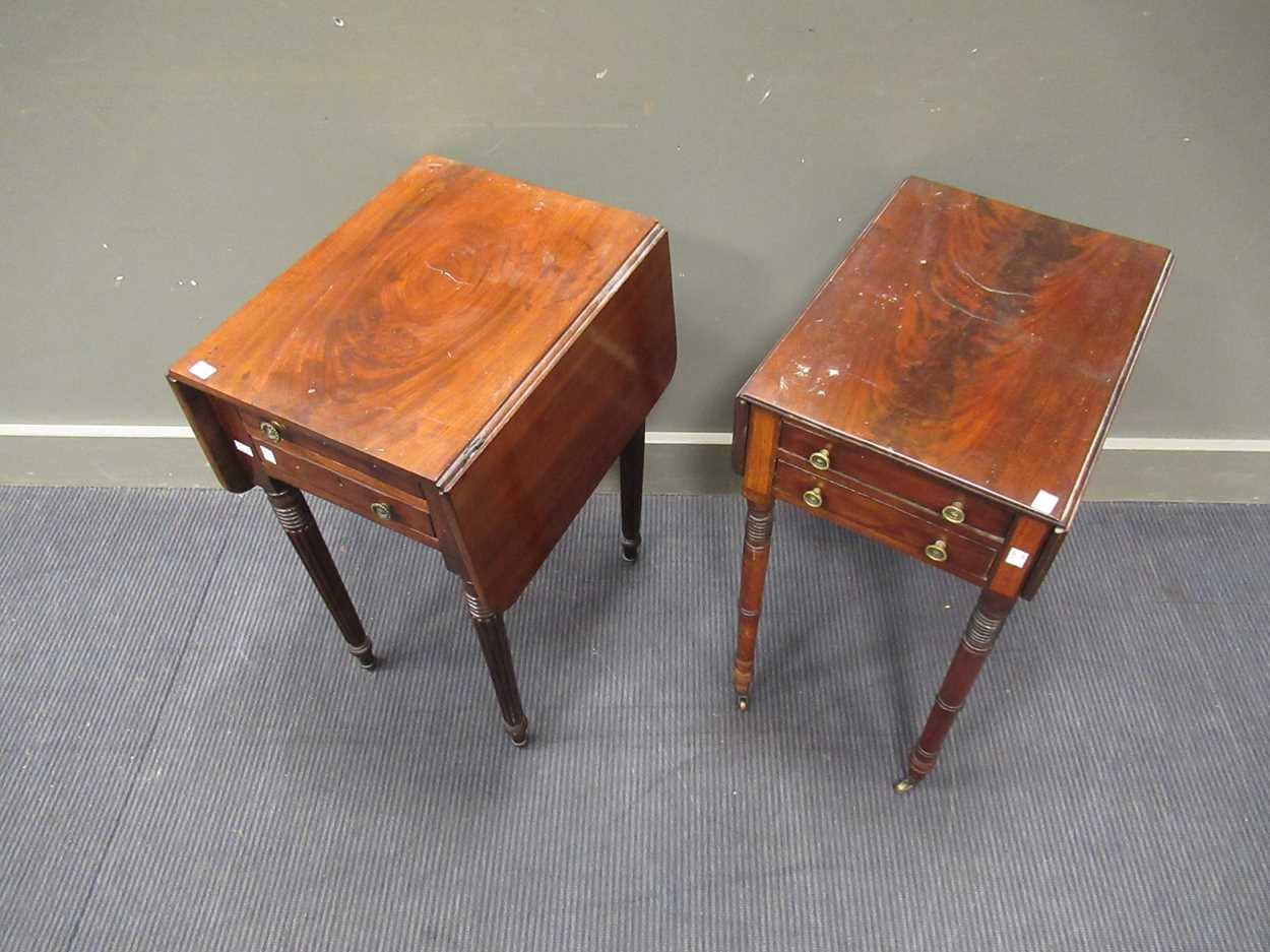 A small Regency mahogany drop flap table, 35cm wide, and another similar (2) - Bild 2 aus 2