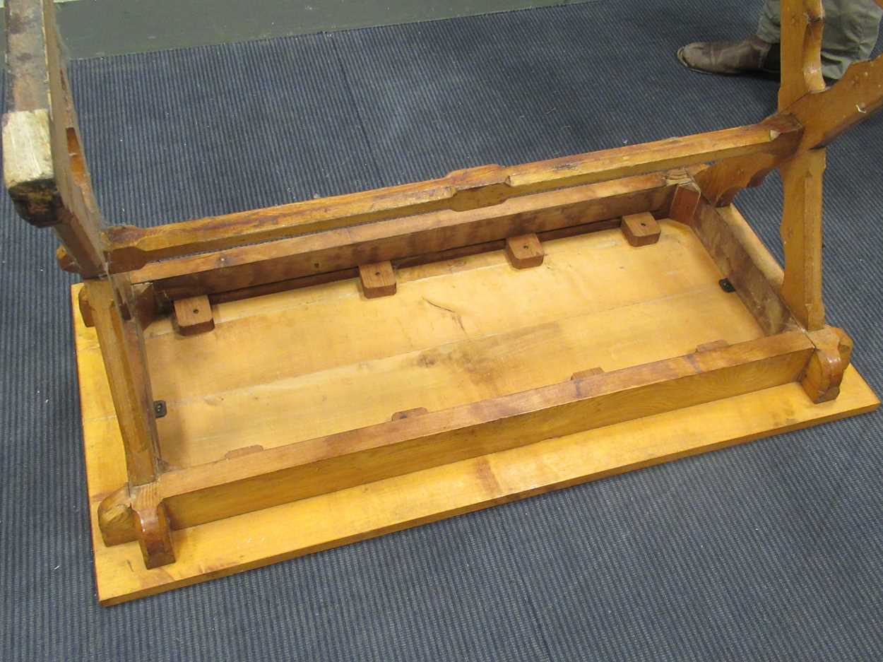 An oak X pattern table base in the Puginesque style with a later top, 72 x 104 x 63cm - Bild 3 aus 7