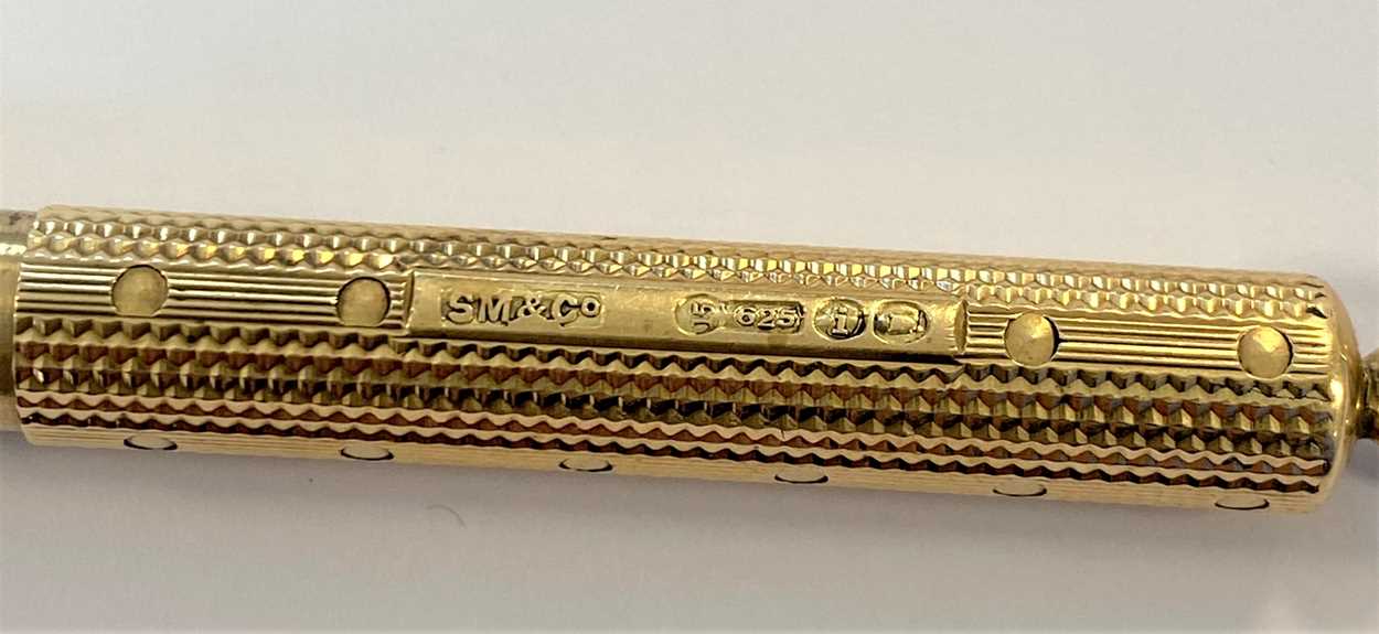 A 15ct gold propelling pencil, mark of Sampson Mordan & Co, - Image 2 of 7