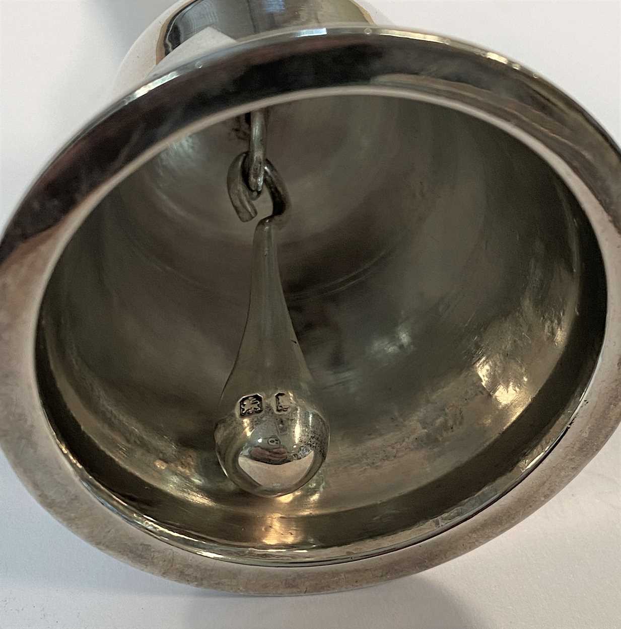 A George V silver table bell, - Image 4 of 4