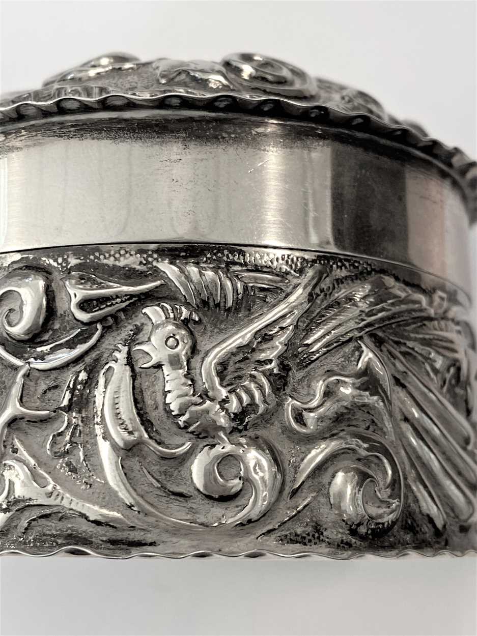 A Victorian silver trinket box, - Image 5 of 7