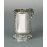 A George III 18th century silver tankard,