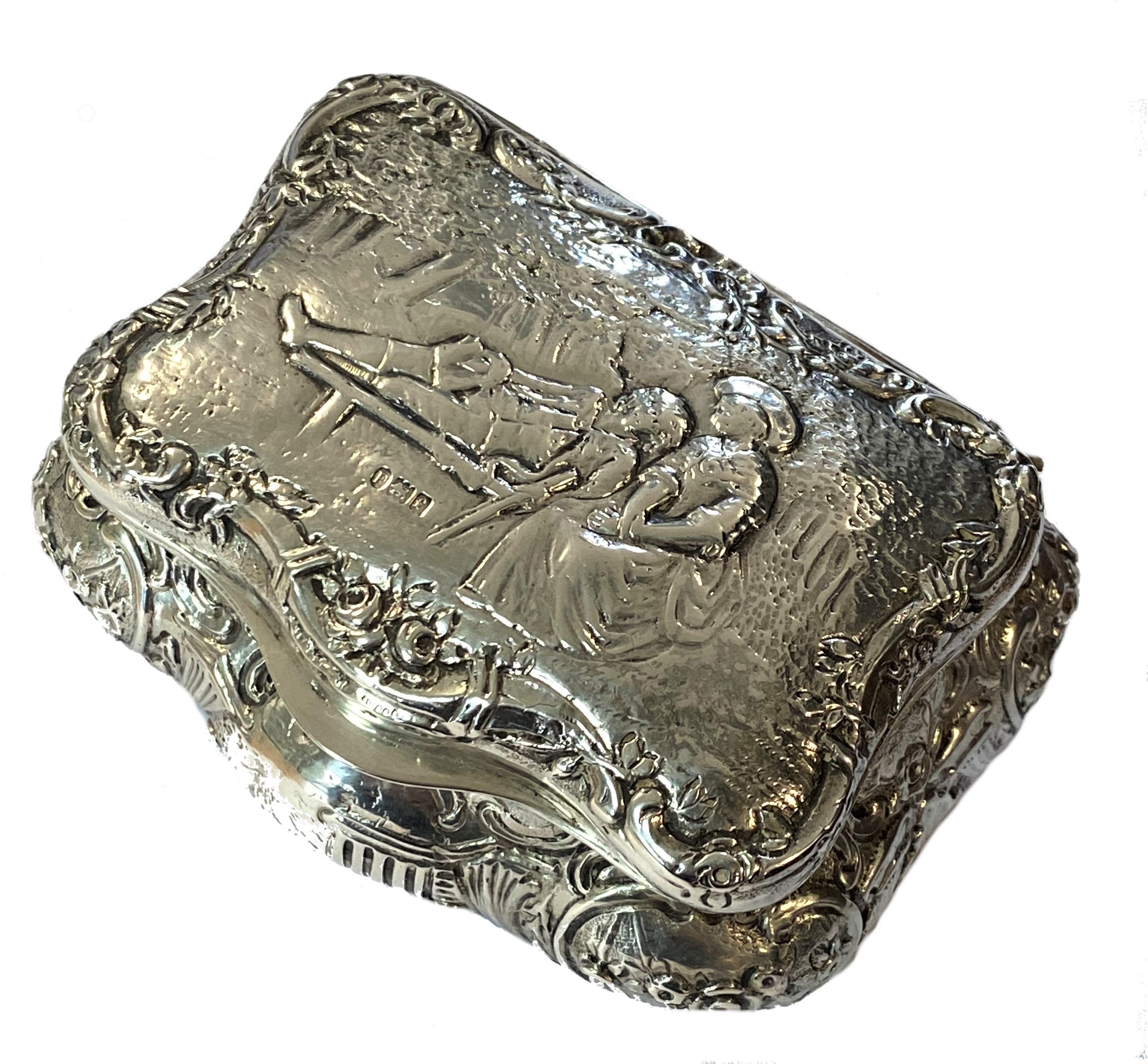 A continental metalwares silver table snuff box,