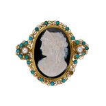 A hardstone cameo brooch,