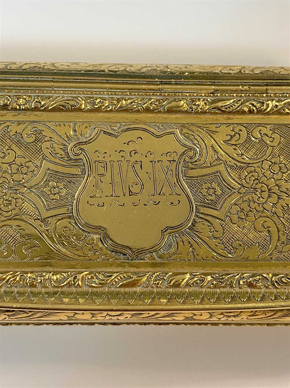 A continental metalwares snuff box, - Image 4 of 7