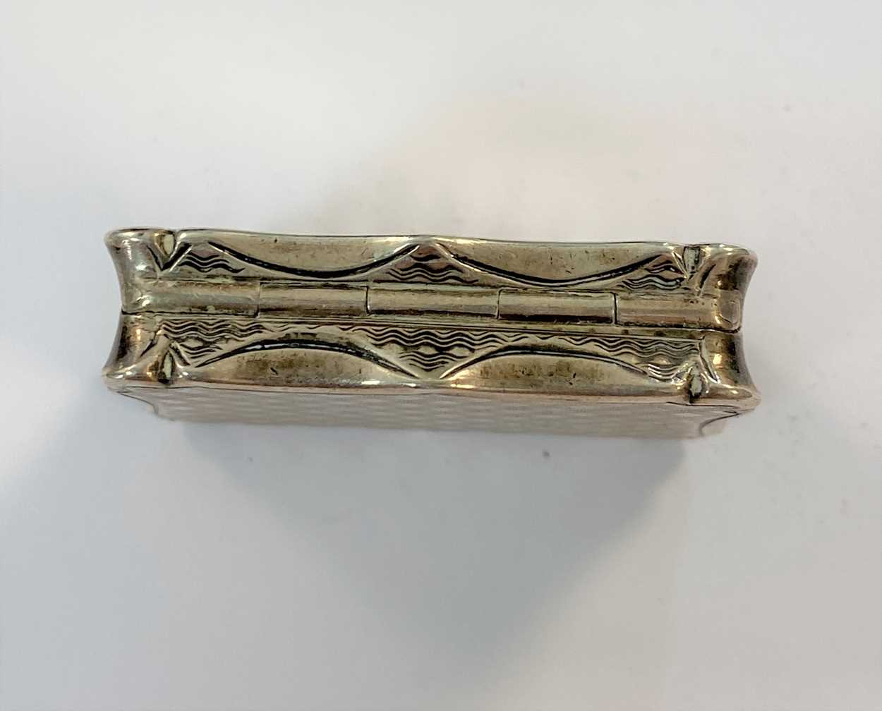 A George IV silver vinaigrette, mark of Nathaniel Mills, - Image 4 of 7