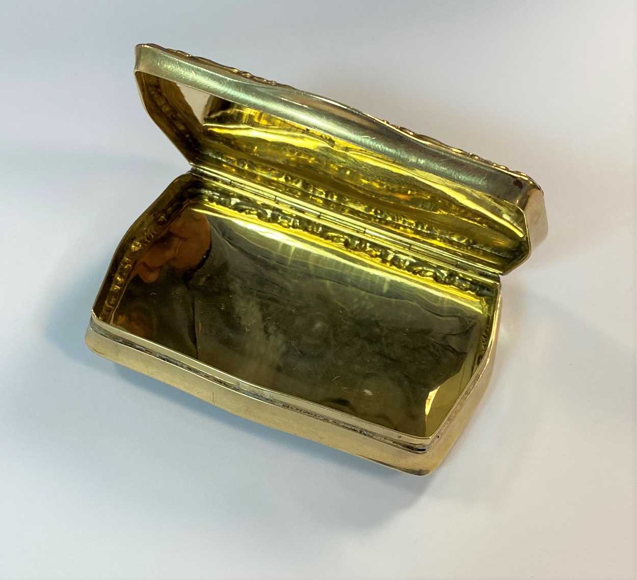 A continental metalwares snuff box, - Image 3 of 5