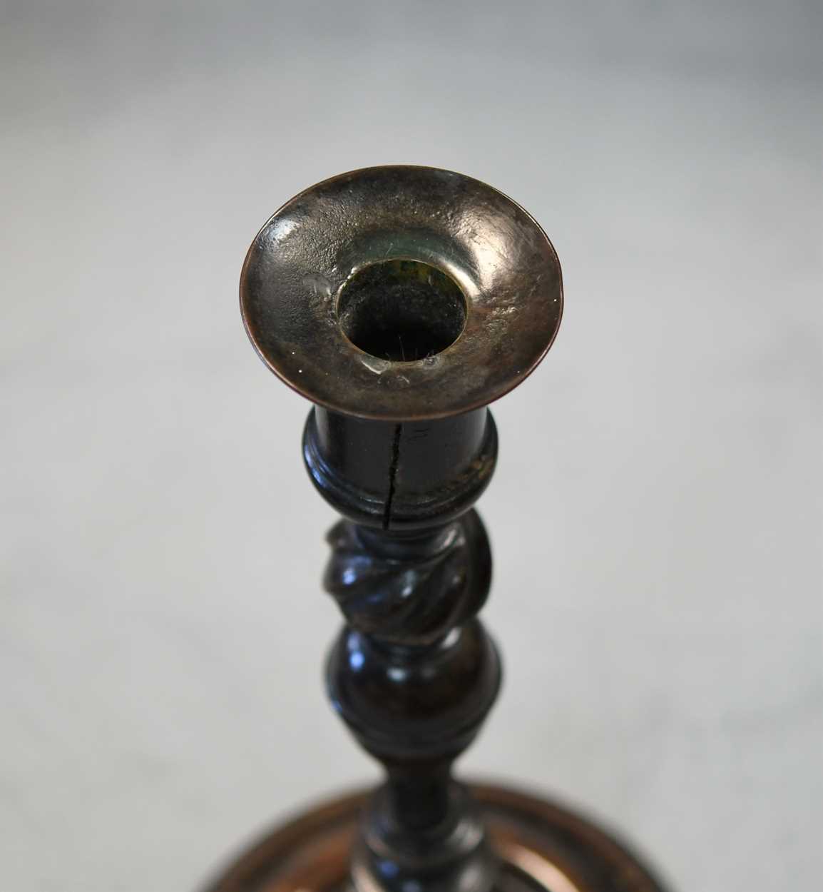 A pair of turned candlesticks, 19th century, - Bild 8 aus 9