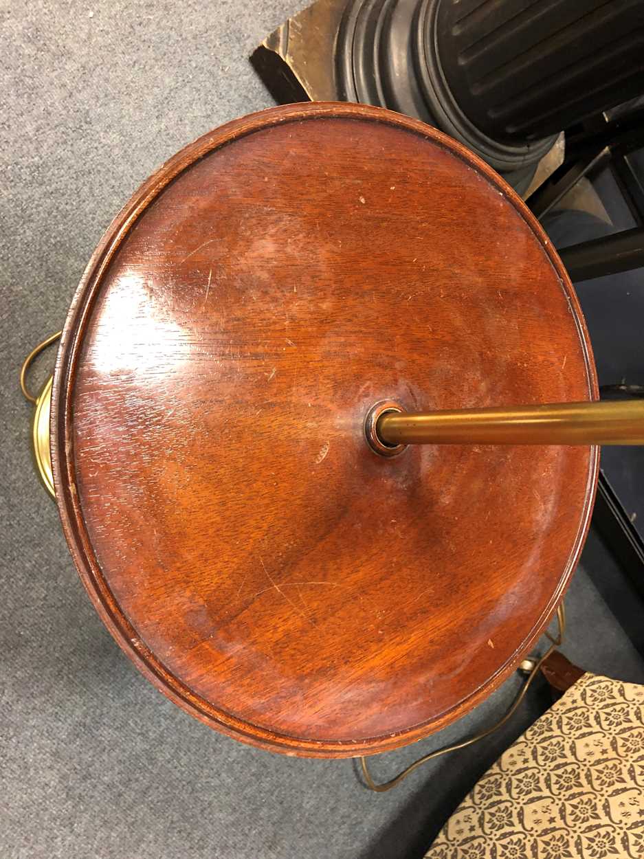 A mahogany and brass adjustable floor lamp, 20th century, - Bild 3 aus 3