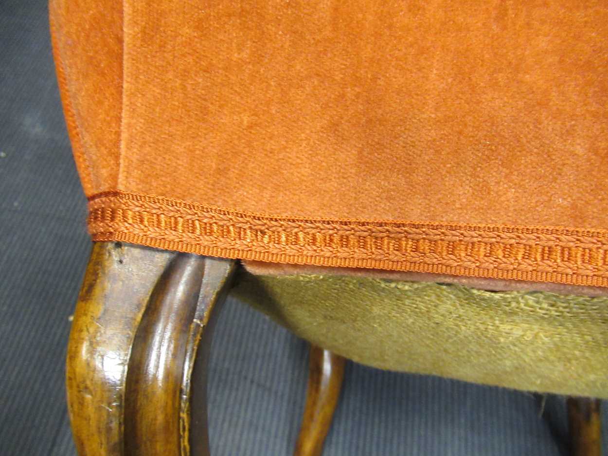 An early Victorian peach upholstered button back armchair the outswept arms on cabriole legs - Image 5 of 5