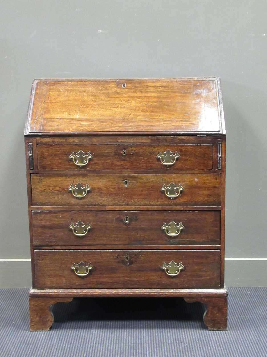 An oak fall front bureau with four graduated drawers 99 x 76 x 46cm - Image 2 of 4