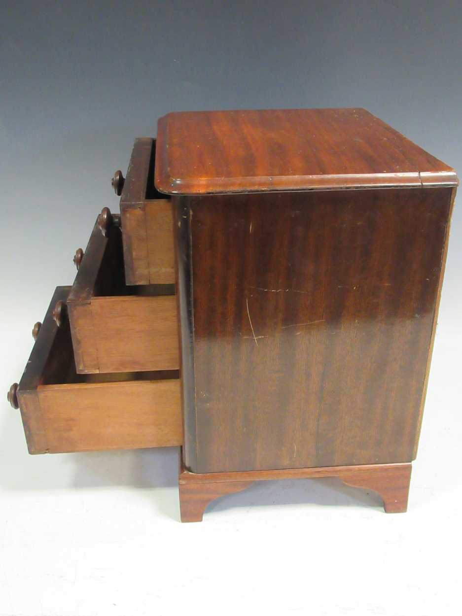 A 19th century mahogany miniature chest of drawers, 31cm high - Image 5 of 7