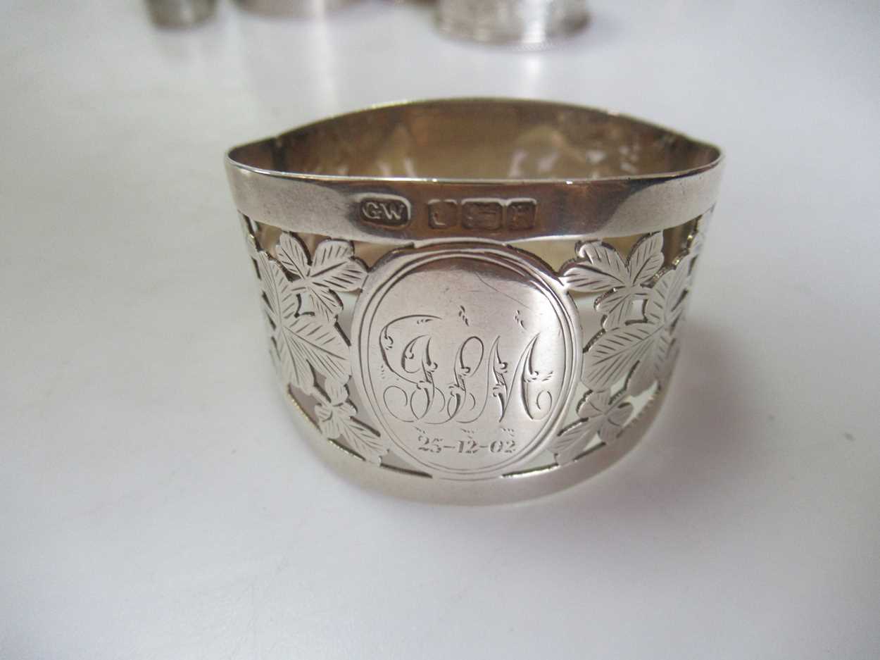 A quantity of silver napkin rings and small dishes 11.9ozt gross, together with a silver plated - Image 4 of 8