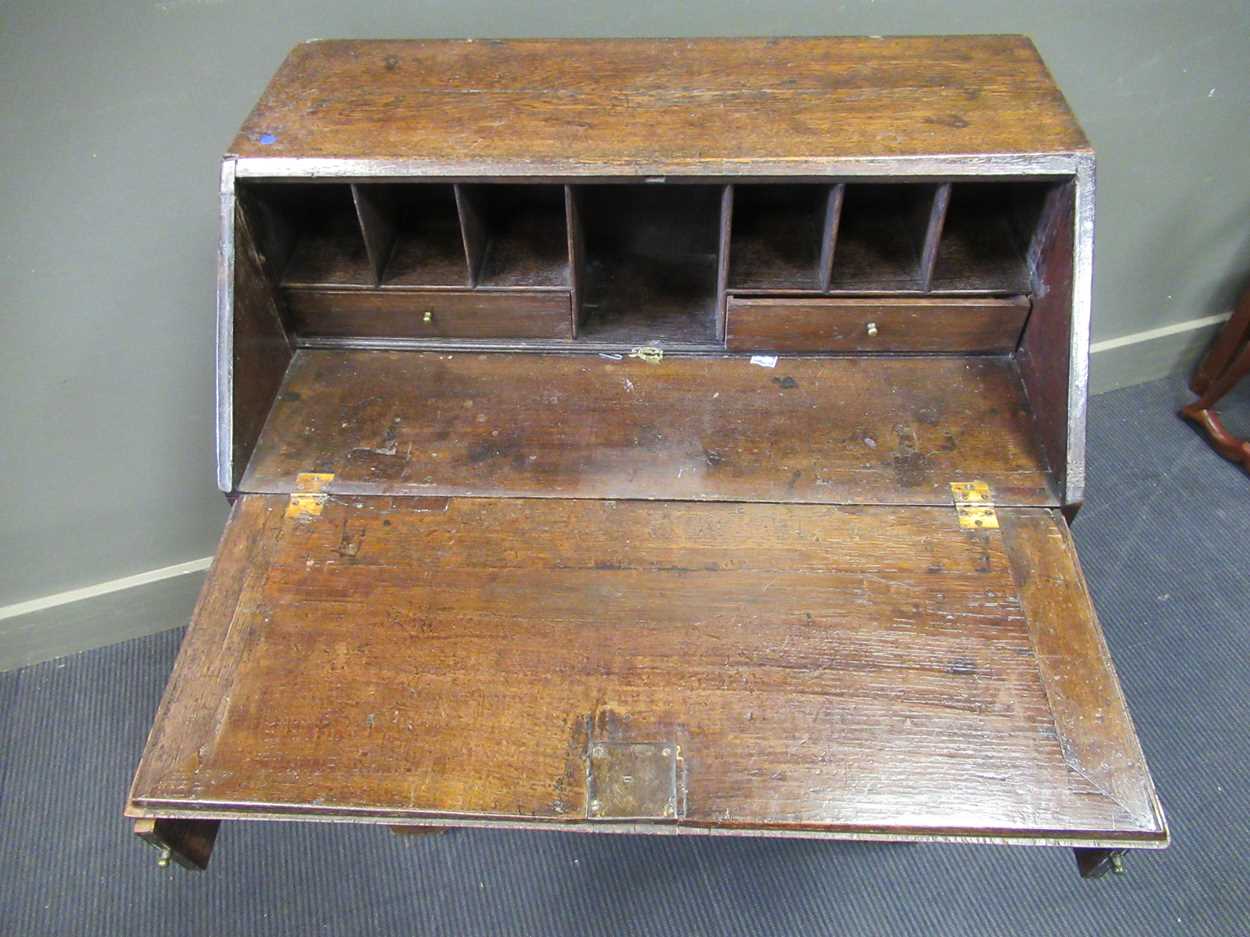 An oak fall front bureau with four graduated drawers 99 x 76 x 46cm - Image 4 of 4