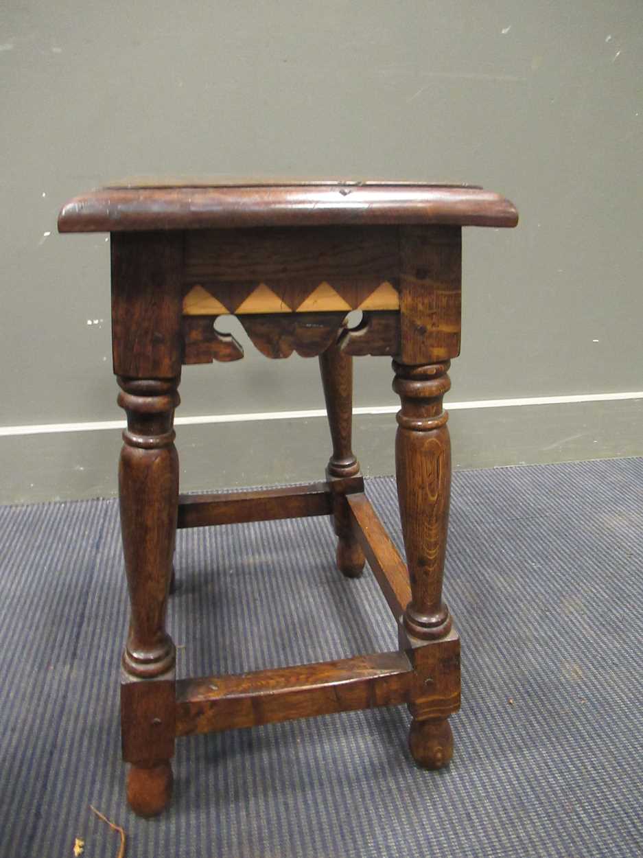 A 17th century style oak stool together with two small oak drop leaf tables (3) - Image 3 of 5