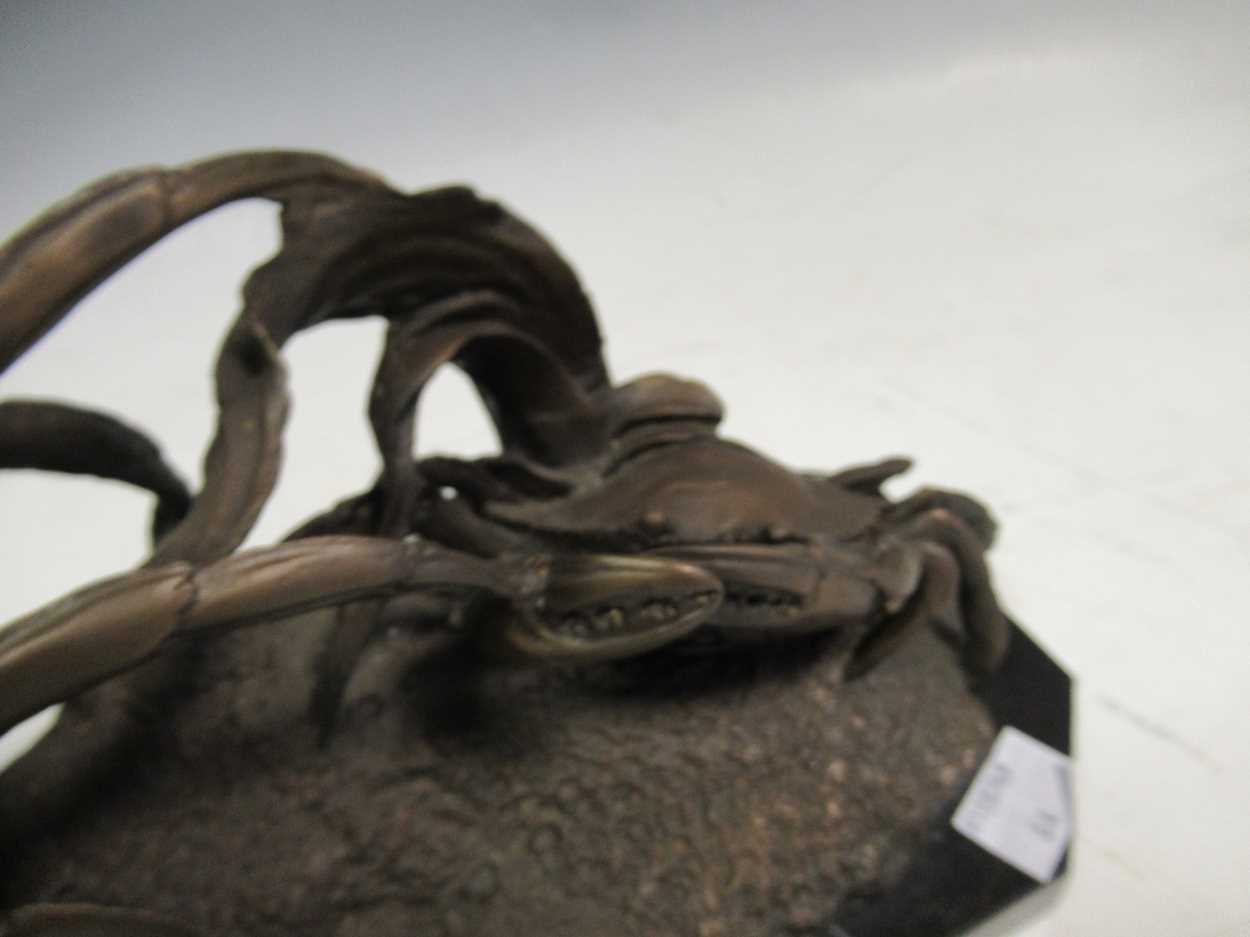 A modern bronze model of two crabs 21cm high and 34cm wide - Image 3 of 4
