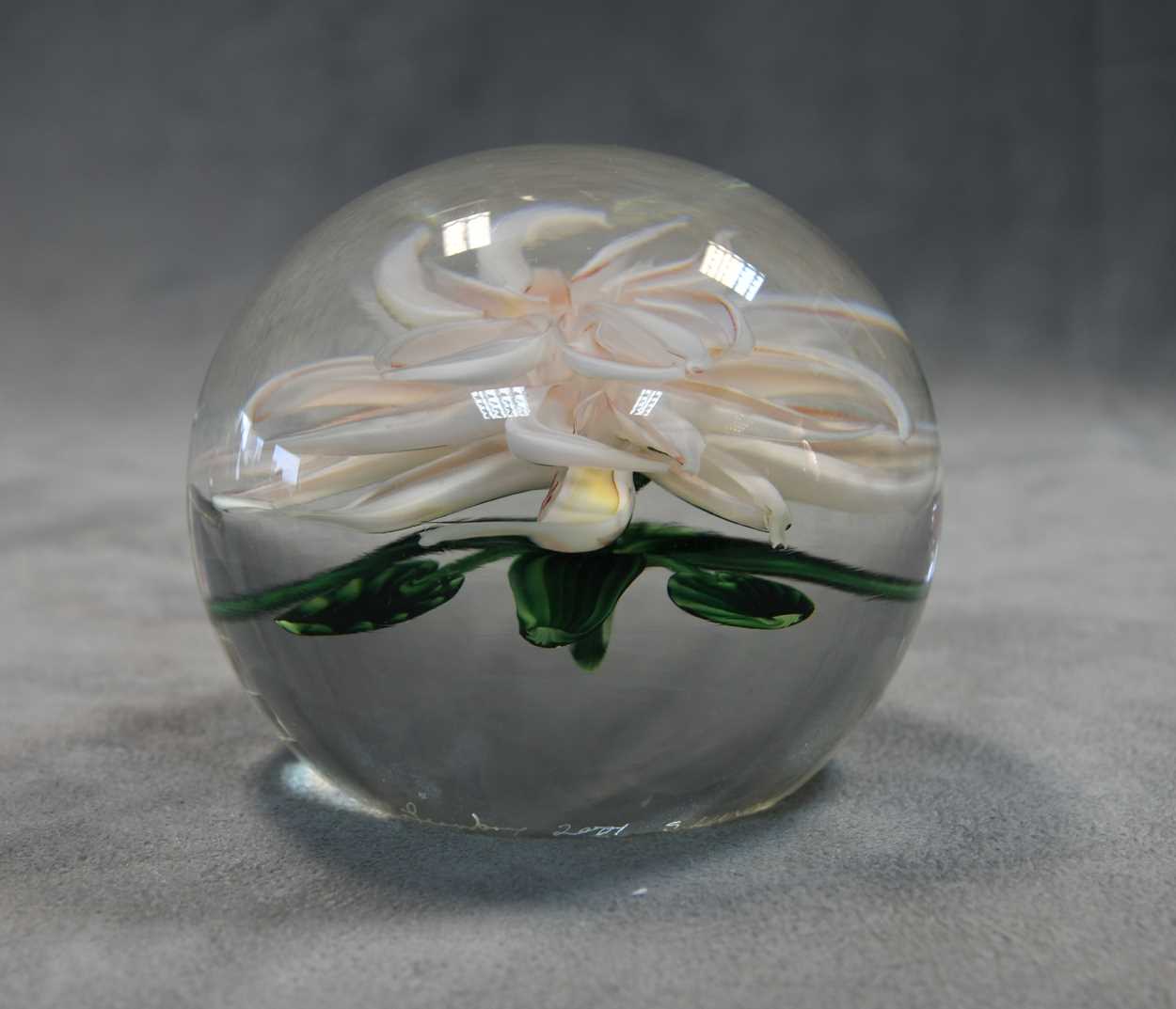 A group of six Lundberg Studio paperweights, - Image 17 of 24