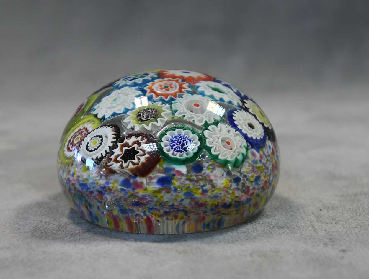 A group of four glass paperweights, - Image 11 of 15