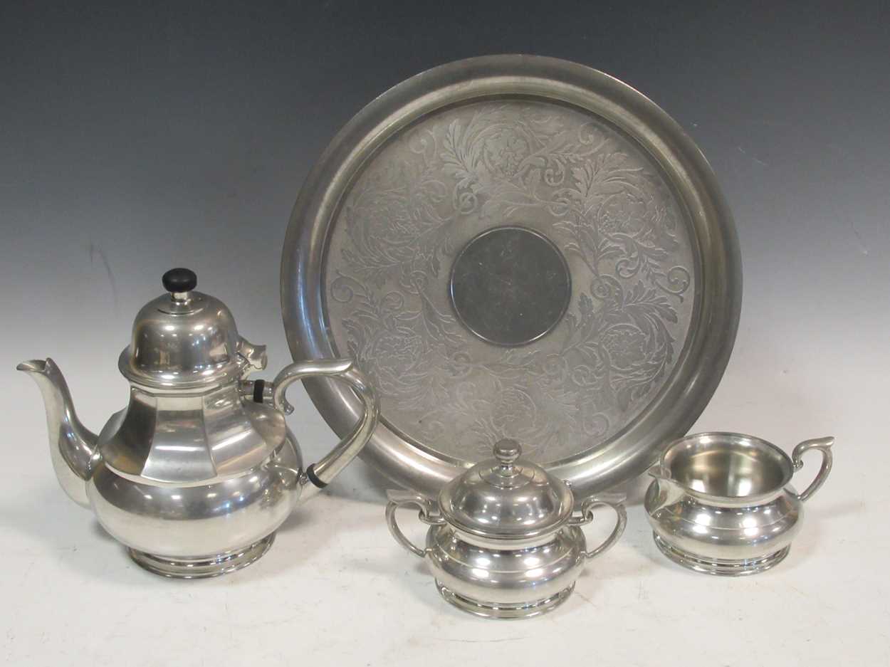 A Selangor pewter teaset and tray, 1980's