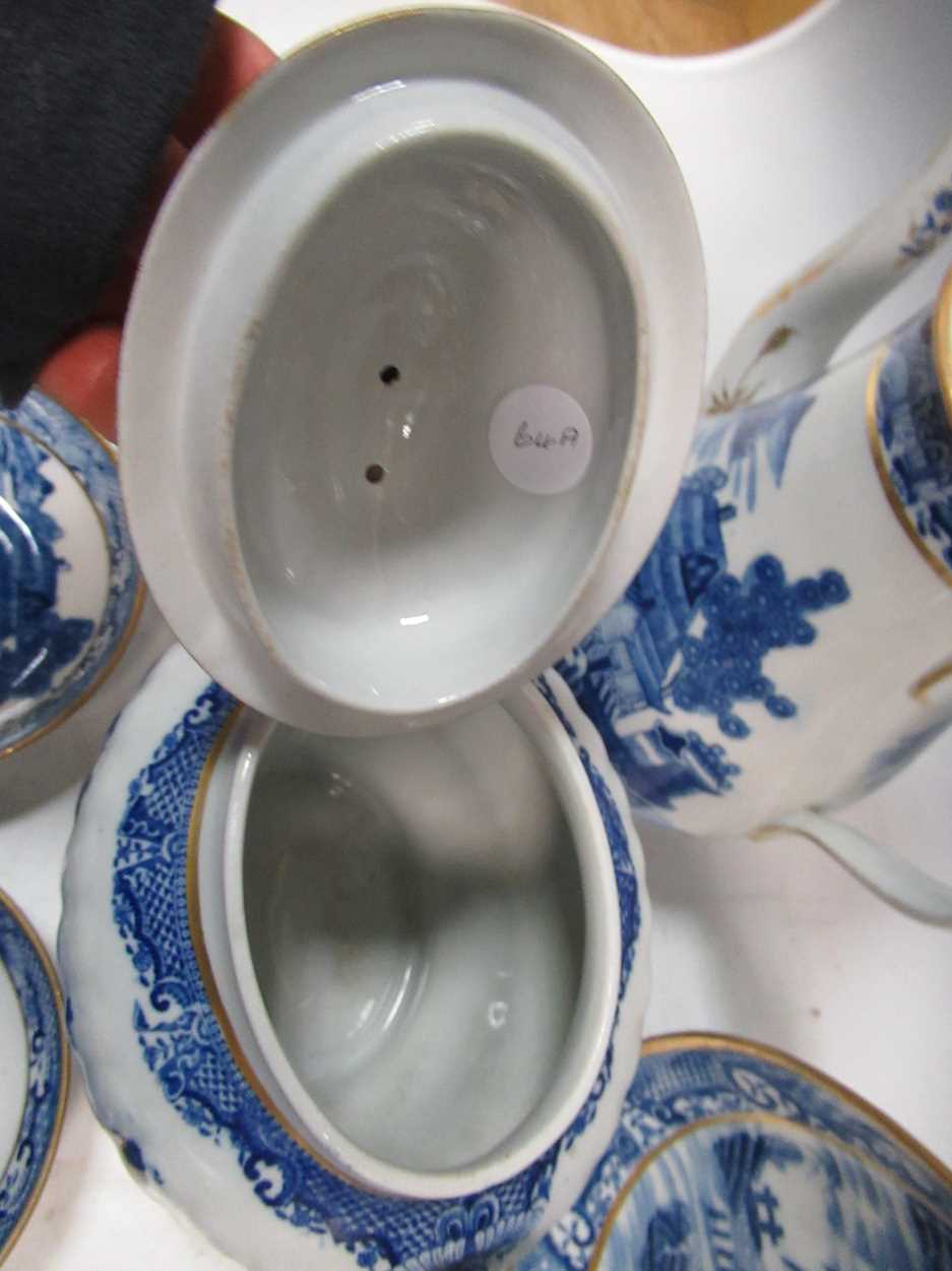A collection of Newhall 'Trench Mortar' pattern tea and coffee wares, comprising two saucer - Bild 6 aus 6