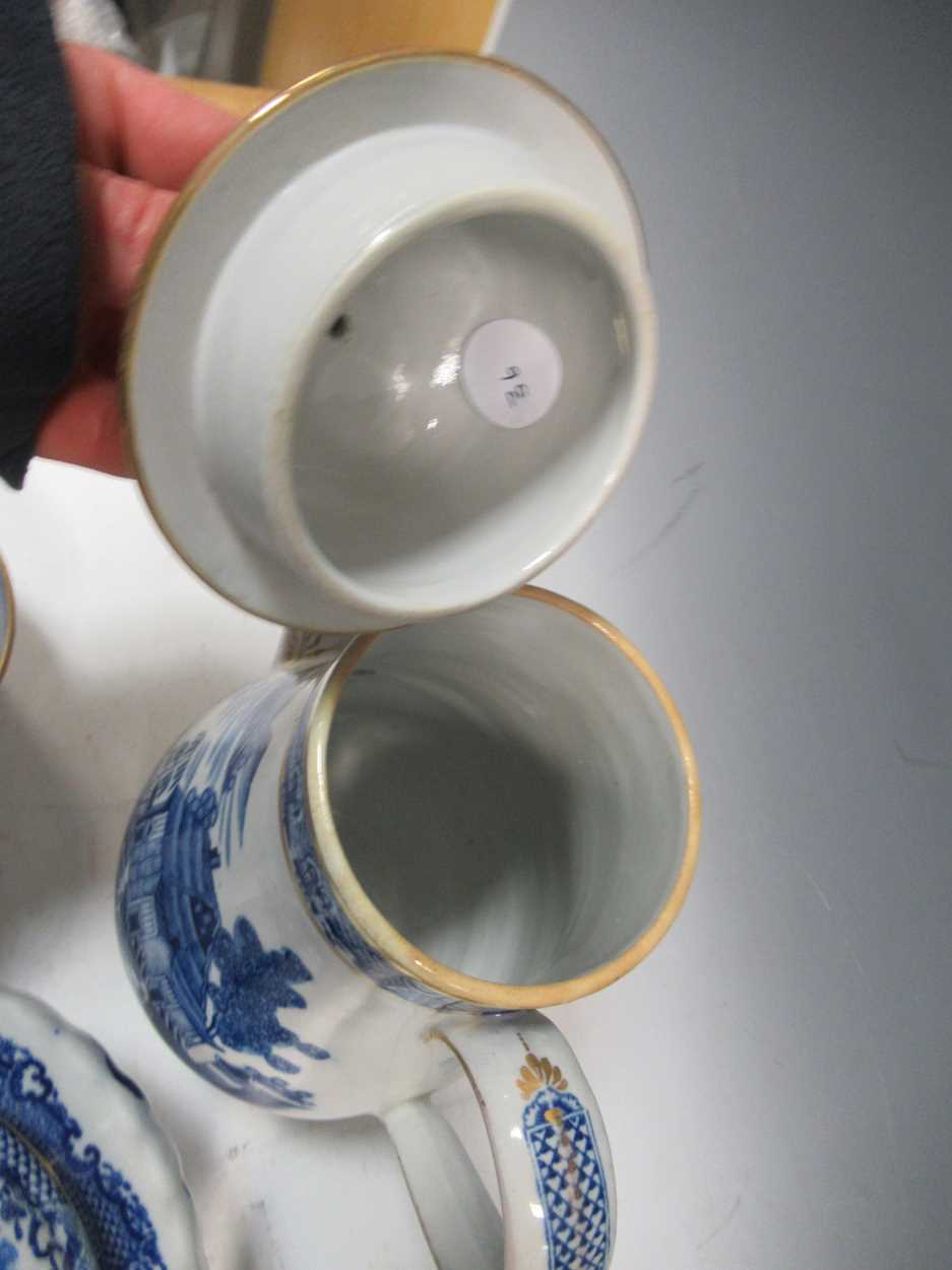 A collection of Newhall 'Trench Mortar' pattern tea and coffee wares, comprising two saucer - Bild 3 aus 6