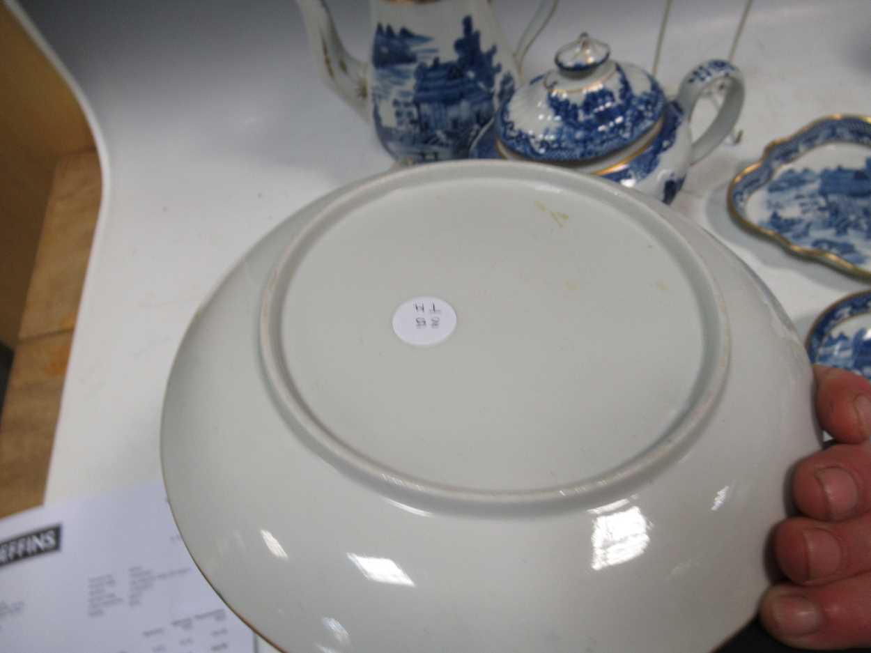 A collection of Newhall 'Trench Mortar' pattern tea and coffee wares, comprising two saucer - Bild 5 aus 6