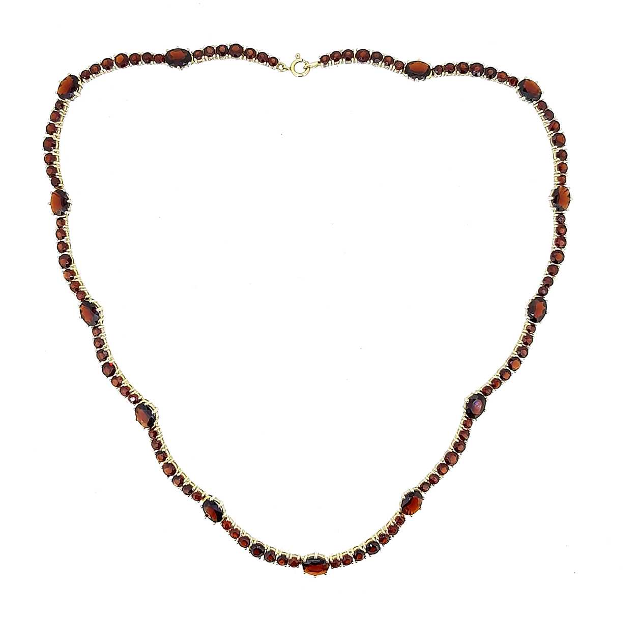 A modern garnet necklet,