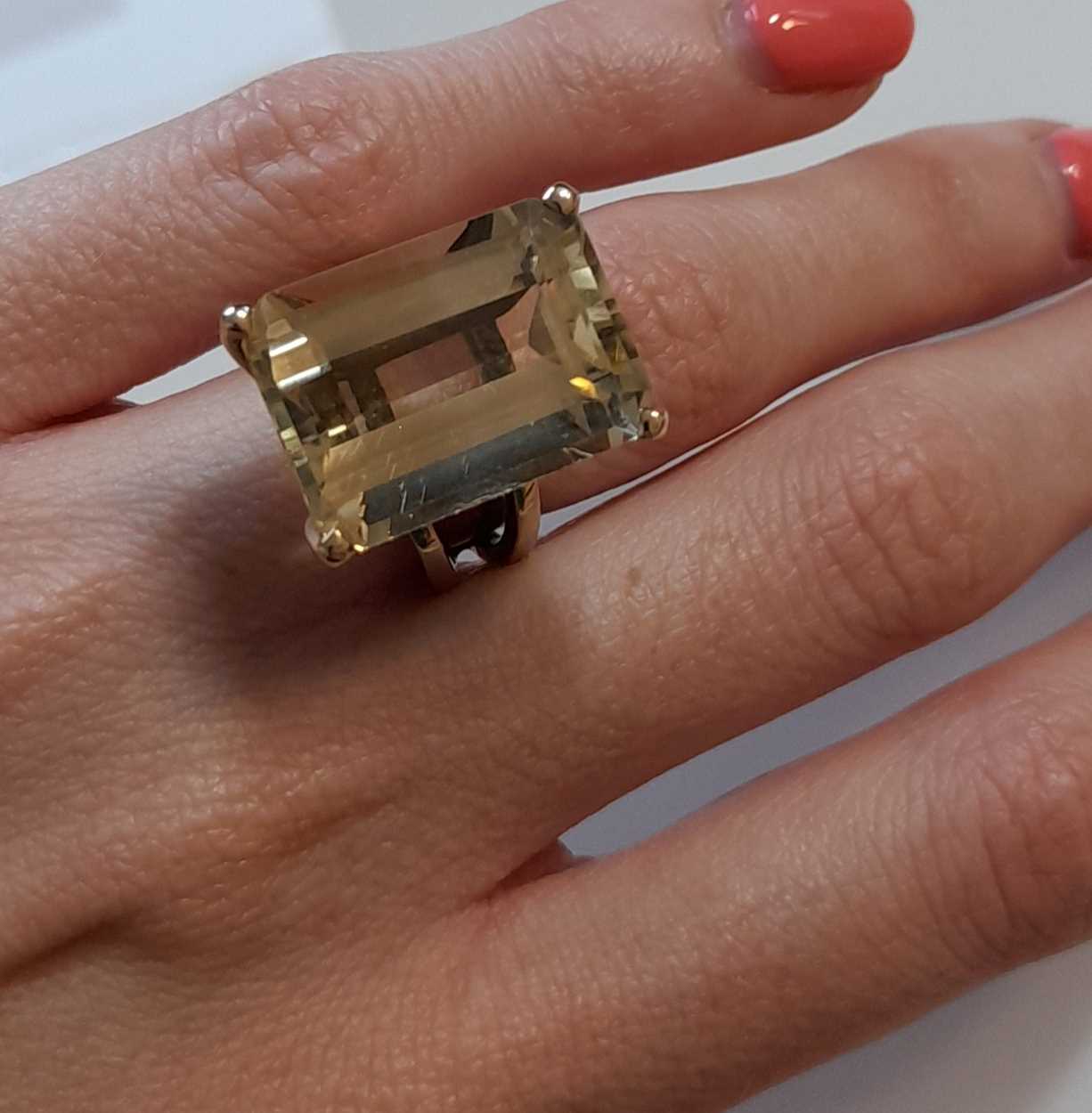 A modern citrine dress ring, - Image 4 of 5