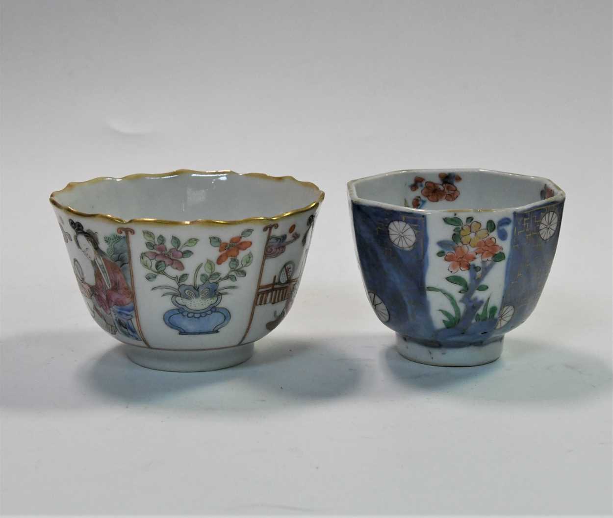 A group of five Chinese and Japanese tea and coffee cups and saucers, 18th/19th century, - Bild 15 aus 18