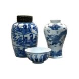 A Chinese blue and white porcelain vase, Qing Dynasty, 19th century,