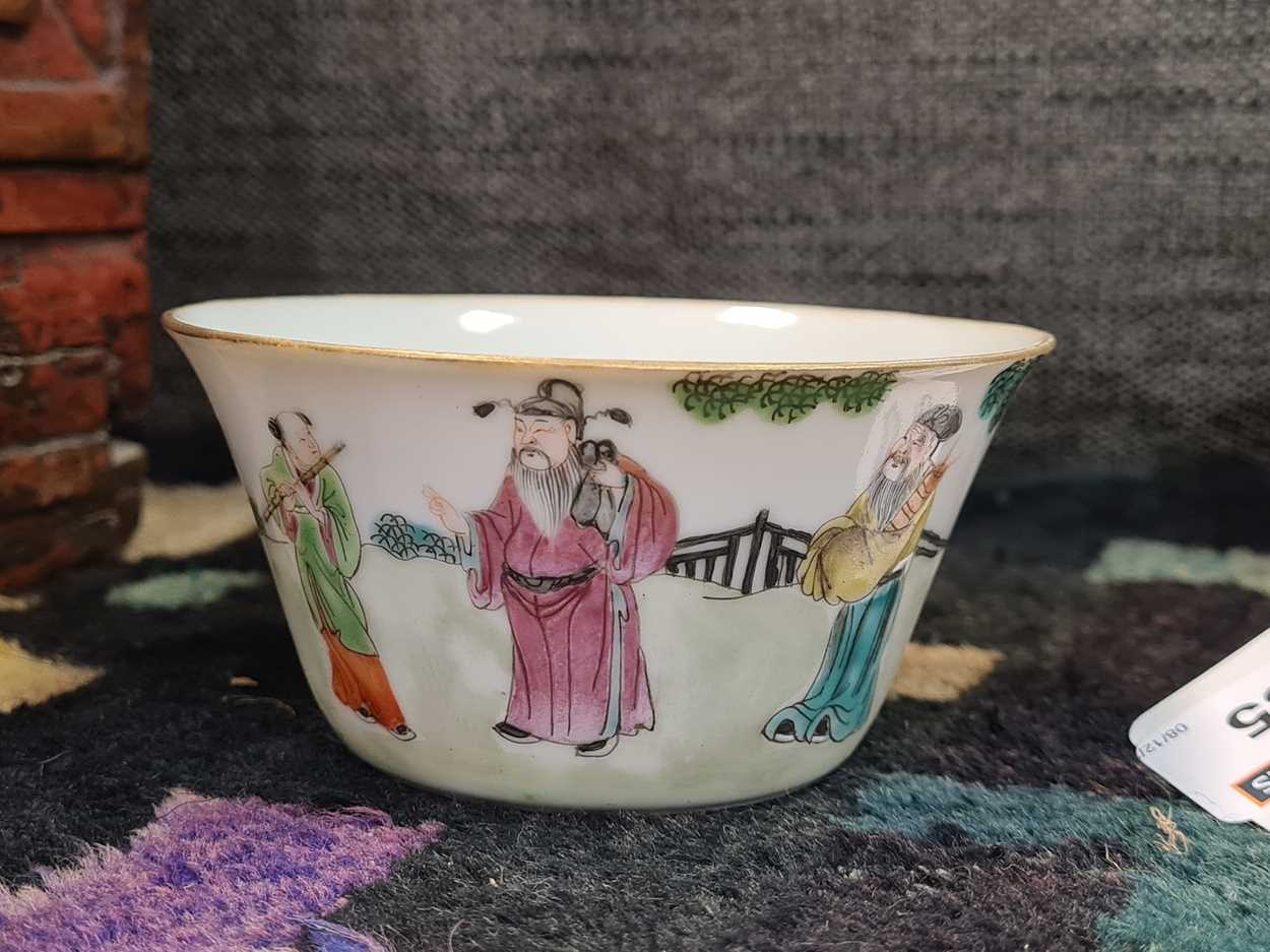 An unusual Chinese porcelain cup set and cover, late Qing Dynasty, circa 1890, - Bild 13 aus 30