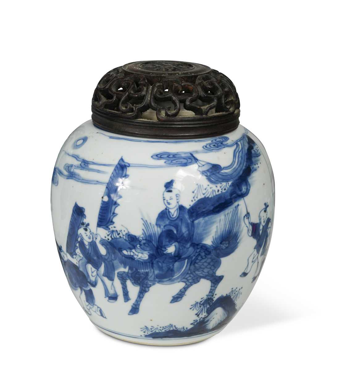 A Chinese blue and white porcelain ginger jar, Qing Dynasty, Kangxi (1662-1722),